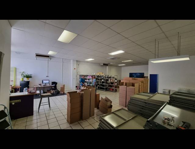 200M² WAREHOUSE TO LET IN OBSERVATORY